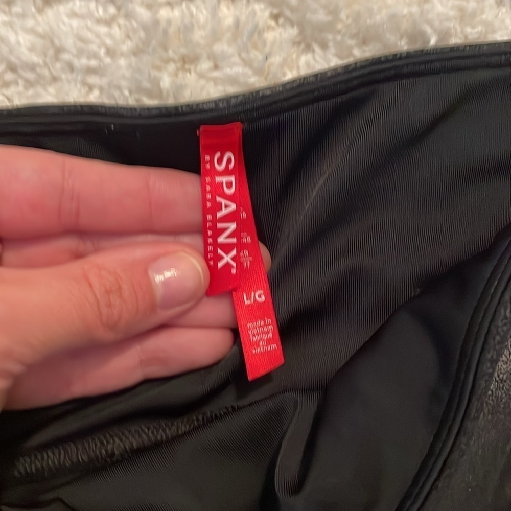 Spanx faux leather moto leggings - Picture 2 of 5